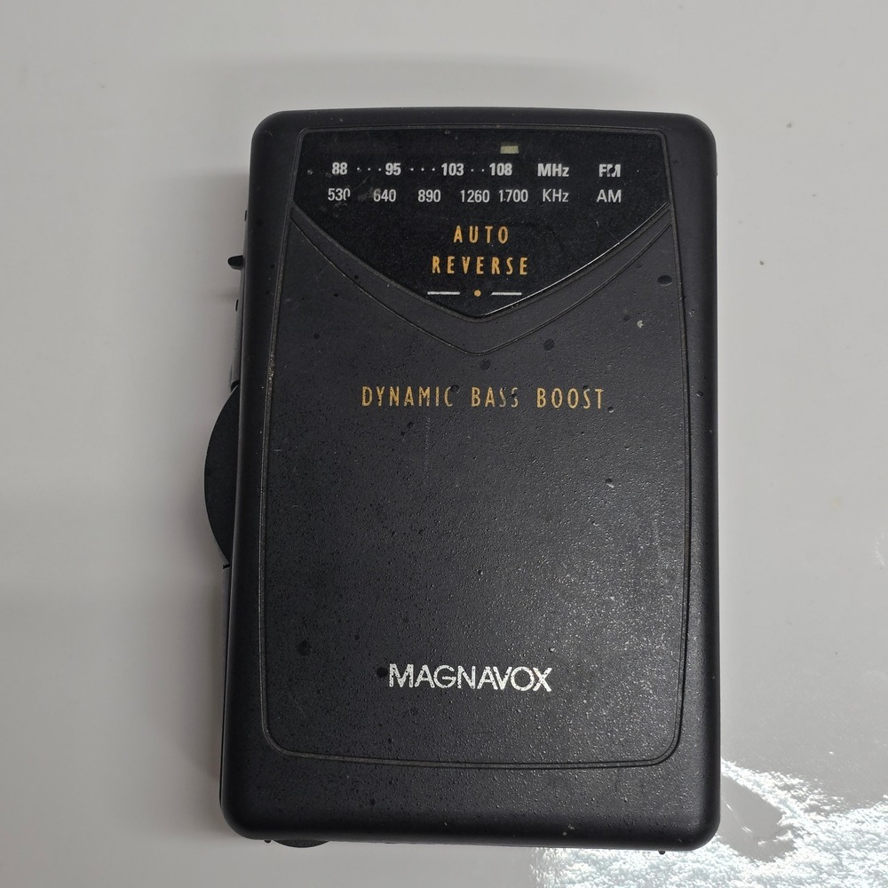 Magnavox AQ6545 Portable Cassette Player AM FM Radio Black Bass Boost Retro Tech